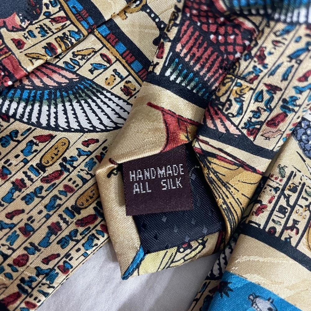 Museum Artifacts All Silk Mens Egiptian Print Tie - Picture 9 of 9